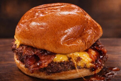 Handgemachte Burger, lecker weil sie eben nicht perfekt aussehen aber schmecken.