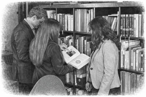 Permanente Weiterbildung und fundiertes Wissen als Basis.